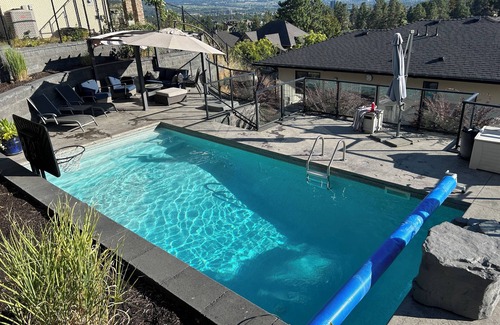 North Glenmore House | Luxury Kelowna Oasis on Knox Mountain minutes from downtown. Great for families!