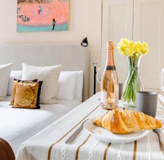 Larkhall House | Luxury King-bed Ensuite With Quiet Private Patio