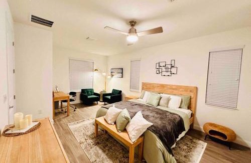 Palm Coast House | Luxury King Suite, 3BR 2BA, Beach Vibe, Top-Tier Amenities, Prime location