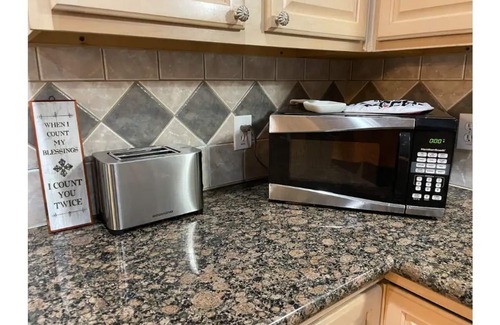 Barker House | Luxury, King Suite & Extras! Gameroom-Office-Gym