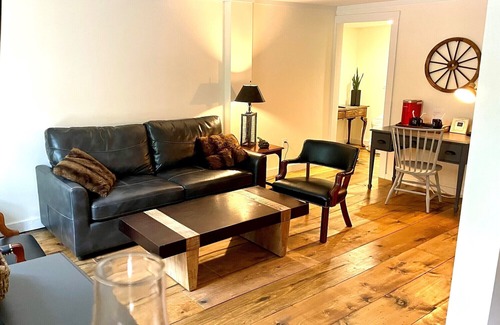 West Dover Resort | Luxury King Suite, Living Room w/sofa bed and jacuzzi tub