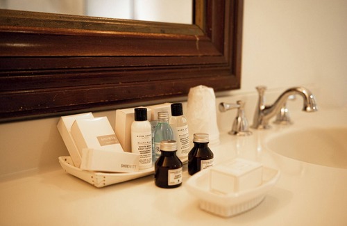 West Dover Resort | Luxury King Suite, Living Room w/sofa bed and jacuzzi tub