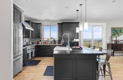 Templeton House | Luxury Living In Templeton Wine Country. Sleeps 16