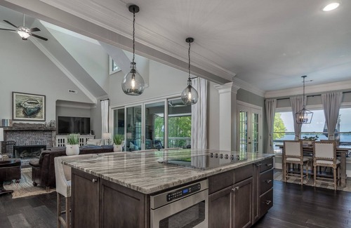 Lake Oconee House | Luxury Lake Escape with game room and hot tub!
