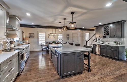 Gainesville House | Luxury Lake Front Cottage