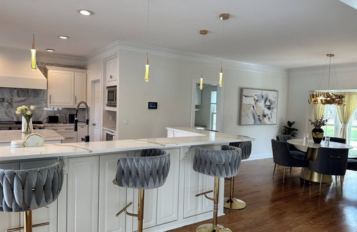 Jonesboro House | Luxury Lake Front retreat