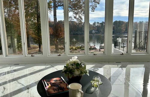 Jonesboro House | Luxury Lake Front retreat