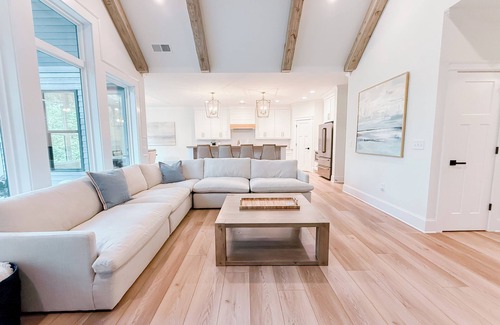 Waleska House | Luxury Lake Home on Golf Course