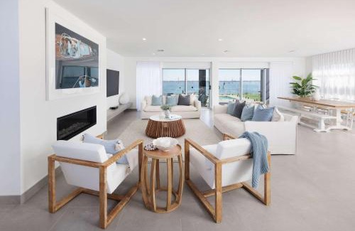 Yarrawonga House | Luxury Lake House