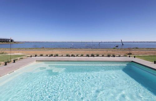 Yarrawonga House | Luxury Lake House