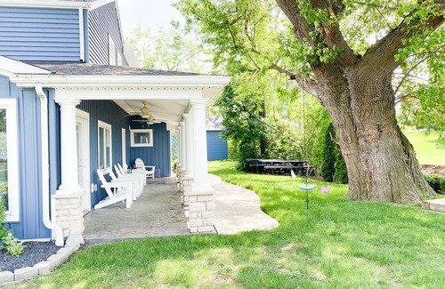 Vermilion Cottage | Luxury lake house with private beach and amazing Lake Erie views!