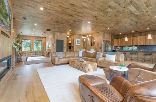 Mayhew House | Luxury Lake Norman Retreat - Modern Design, Expansive Spaces & Stunning Views