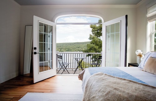 Greenwood Lake House | Luxury Lake Oasis ~ Hot Tub ~ Stunning Views ~ Bar