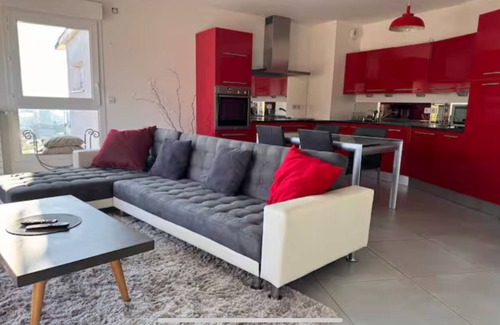 Annecy-le-Vieux Apartment | Luxury lake view apartment