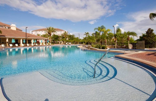 Florida Central Atlantic Coast Apartment | Luxury Lake View Delight Condo Near Pool and Parks NEW!