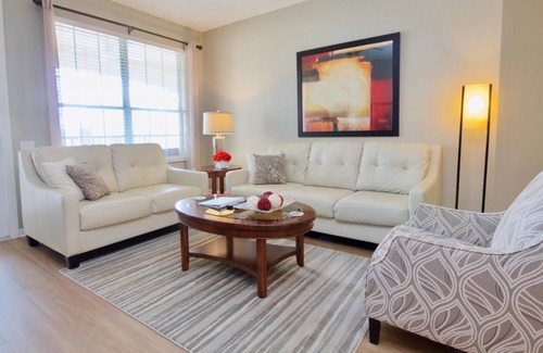 Florida Central Atlantic Coast Apartment | Luxury Lake View Delight Condo Near Pool and Parks NEW!