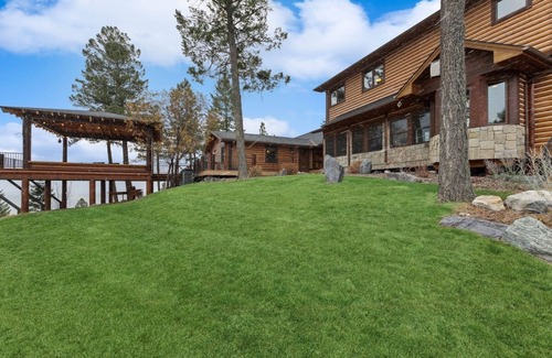 Somers House | Luxury Lake View Mountain Escape