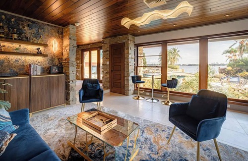 Catalina House | Luxury Lakefront 100,000 Gal Pool Resort Near Disney, Universal, SeaWorld,Outlet