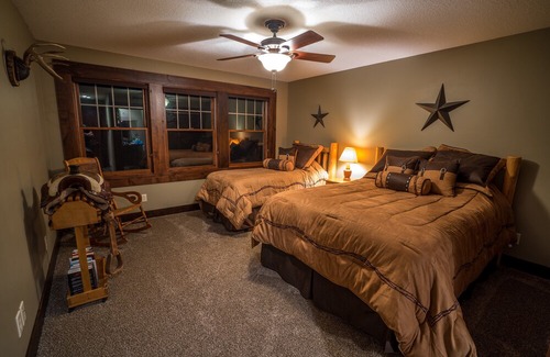 Minong House | Luxury lakefront cabin rental in wisconsin