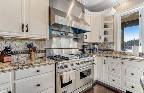 Lakewood House | Luxury lakefront home w/private beach, kayaks, hot tub, dock, fireplaces & gym