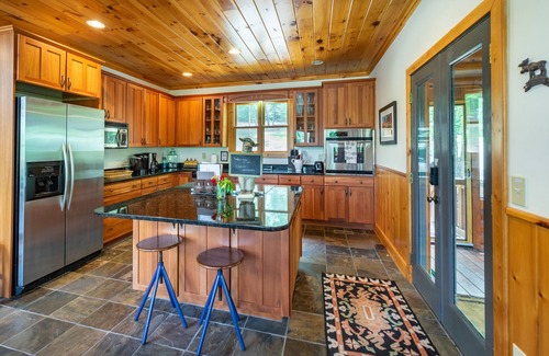 Blairsville House | Luxury Lakefront on Lake Nottely near Blueridge Georgia
