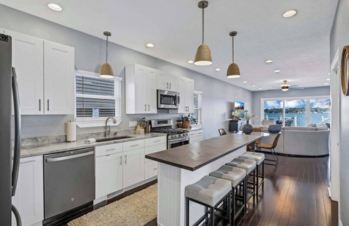 Buckeye Lake House | Luxury Lakefront Retreat | Sleeps 8 | +Dock