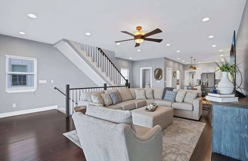 Buckeye Lake House | Luxury Lakefront Retreat | Sleeps 8 | +Dock