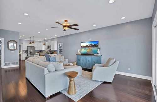 Buckeye Lake House | Luxury Lakefront Retreat | Sleeps 8 | +Dock