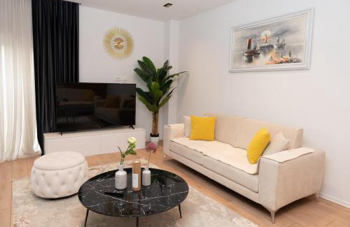 Pogradec Apartment | Luxury Lakeview Apartment in Pogradec
