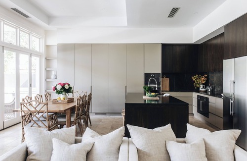 Unley Park House | Luxury large home with Pool Tennis court and Gym 8 mins to CBD & Adelaide Oval