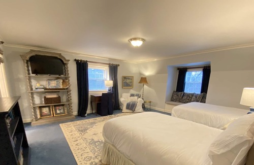 Lexington House | Luxury Lexington Estate- 7min to Keeneland -10min to Downtown