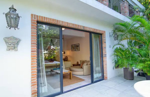 Romantic Zone Apartment | Luxury LGBTQ+ Accommodation