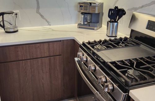 Central Business District Apartment | Luxury Living Center of the City near NYC