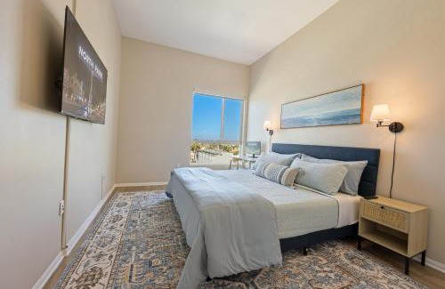 North Park Apartment | Luxury Living in N Park, 2BR, King Beds, Parking