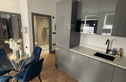 West Finchley Apartment | Luxury Living in North London – Stylish 2BR with En-Suite & Free Parking