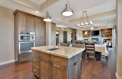 Prescott House | *luxury living in this spacious and stylish home, Min From Downtown!