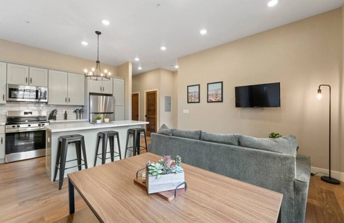 Midtown Apartment | Luxury Living Modern Midtown Ensuite Baths & Patio