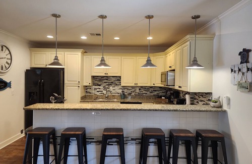 Venice Cabin | Luxury Lodge-4Bdrm/2 Bath in Venice MarinanNO BOAT SLIPnNO ICE MACHINE