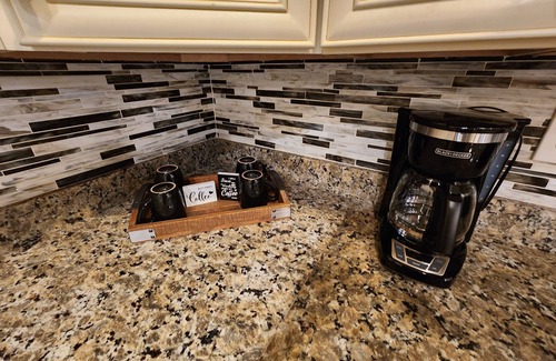 Venice Cabin | Luxury Lodge-4Bdrm/2 Bath in Venice MarinanNO BOAT SLIPnNO ICE MACHINE