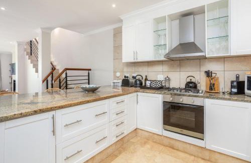 Cape Winelands House | Luxury Lodge 4C, Pearl Valley Golf Course
