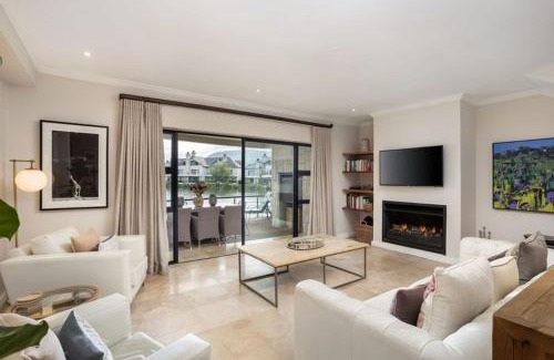 Cape Winelands House | Luxury Lodge 4C, Pearl Valley Golf Course