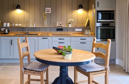 Ewen Cottage | Luxury Lodge @ Ewen Barn - private 5* retreat