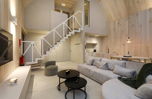 Zolder House | Luxury lodge for 6 people with jacuzzi, surrounded by nature and equipped with high-quality amenities.