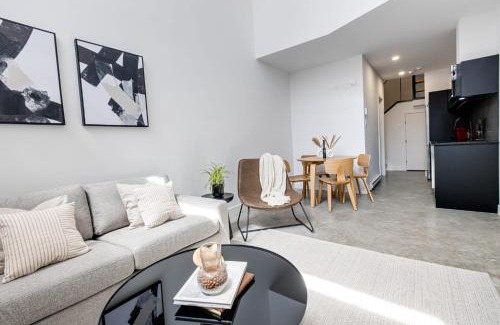 Mile End Apartment | Luxury Loft Style 1BDR with Sofabed in Mile End 1B