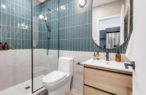 Mile End Apartment | Luxury Loft Style 1BDR with Sofabed in Mile End 1B