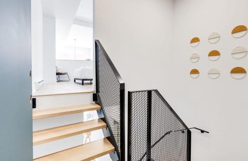Mile End Apartment | Luxury Loft Style 1BDR with Sofabed in Mile End 1B