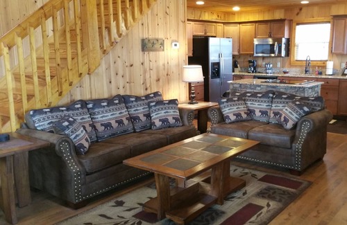 Sylva Cabin | LUXURY LOG CABIN - NEW HOT TUB, GAME ROOM, WIFI, FIRE PIT, VIEWS!