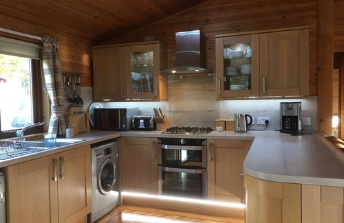 Rowardennan Ski Chalet | Luxury Log Cabin On The Banks Of Loch Lomond - Loch Lomond Chalet
