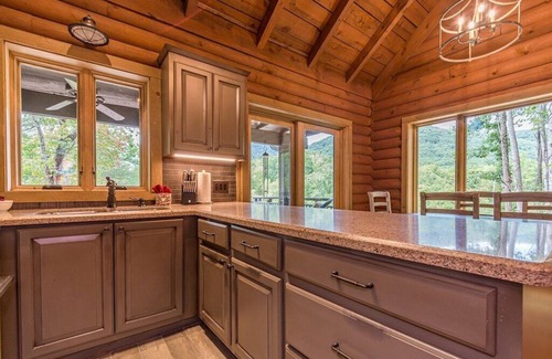 Cleveland Cabin | Luxury Log Cabin with Mountain View | Hot Tub | 3 BR 2 BA | Sauna | Steam Shower