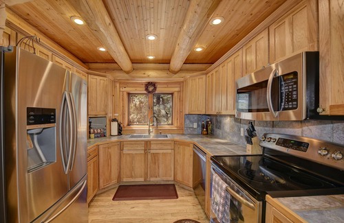 Flagstaff Cabin | Luxury Log Cabin with Mountain Views on 2.5 Acres